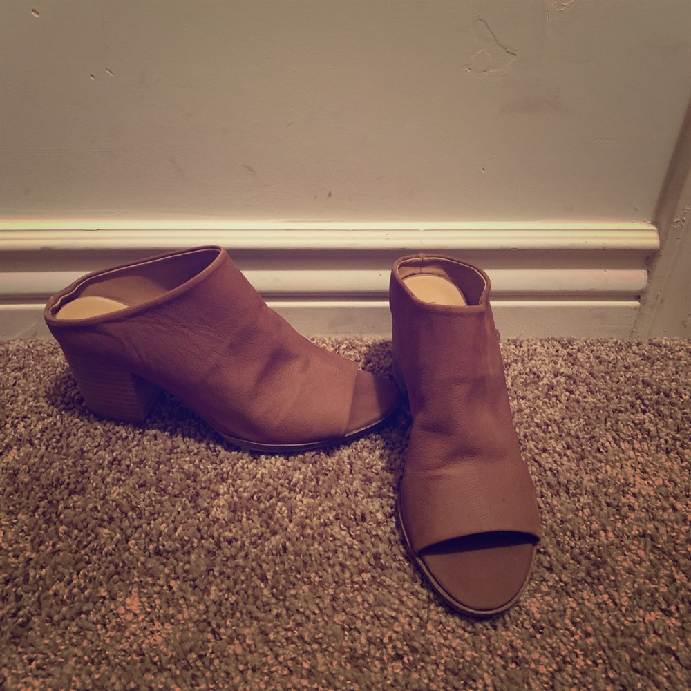 NWOT Lucky Brand Leather Open Toed Booties 5.5